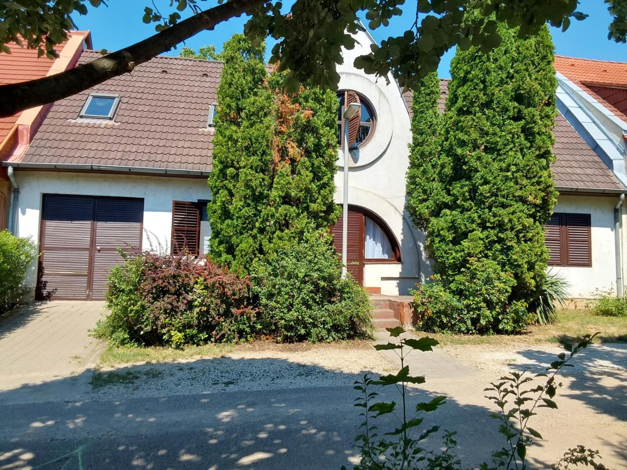 Tuerkiz Apartman - 5 Szobas 13 Fos Apartmanhaz 4Km A Balaton- Balatonszabadi Fürdőtelep מראה חיצוני תמונה